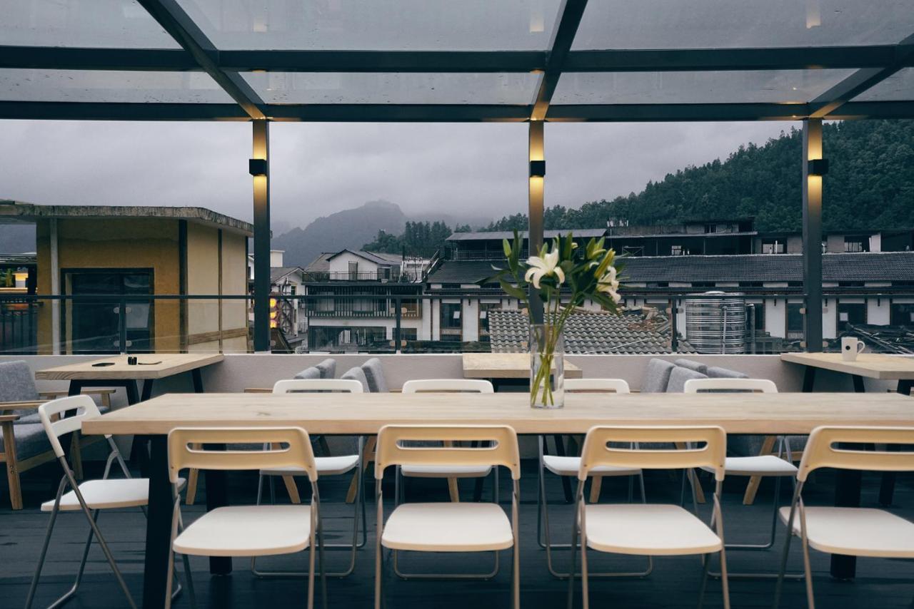 Travel Of Swan International Hostel Zhangjiajie Exterior photo